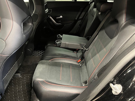 Mercedes-Benz CLA220 14 of 26