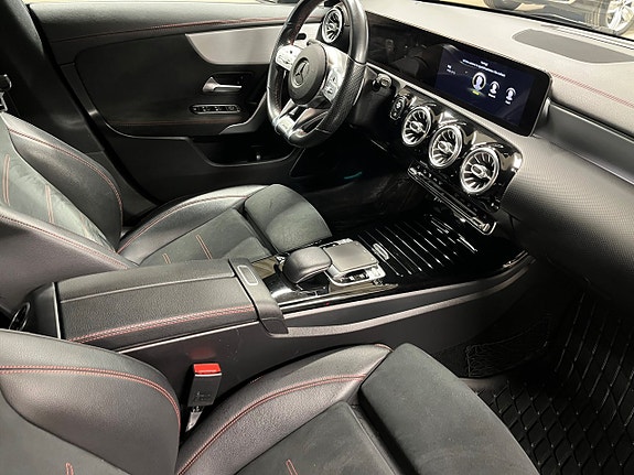 Mercedes-Benz CLA220 9 of 26