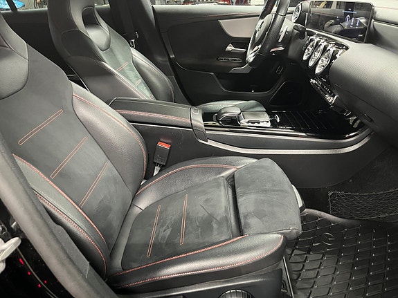 Mercedes-Benz CLA220 11 of 26