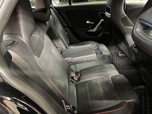 Mercedes-Benz CLA220 12 of 26