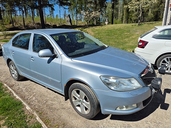Skoda Octavia 2 of 2