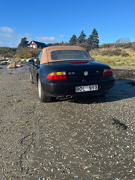 BMW Z3 2 of 5
