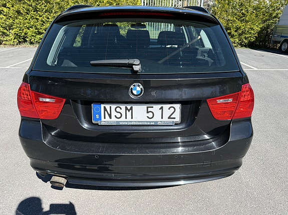 BMW 318i 5 of 5