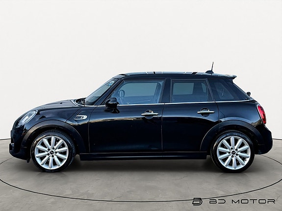 MINI Cooper S 2 of 5