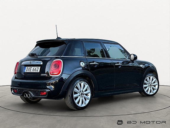 MINI Cooper S 3 of 5