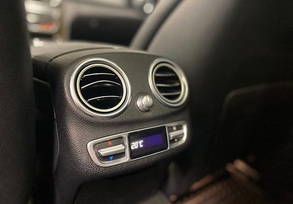 Mercedes-Benz C350 e 11 of 11