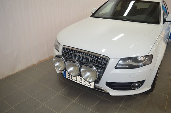 Audi A4 allroad 2 of 5