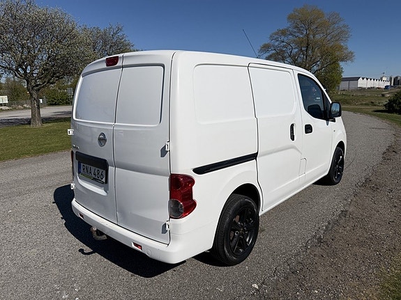 Nissan NV200 4 of 5