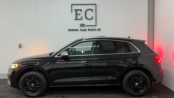 Audi SQ5 2 of 30