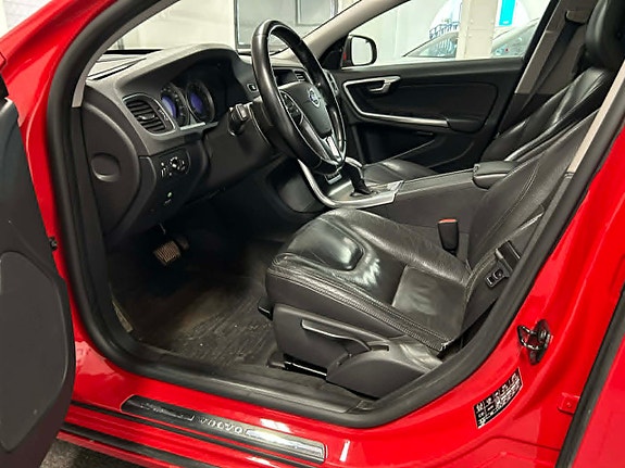 Volvo V60 8 of 22