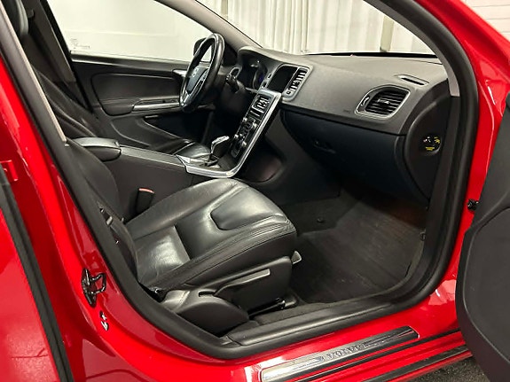 Volvo V60 7 of 22