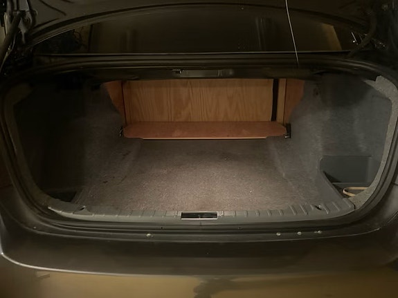 BMW 320i 10 of 10