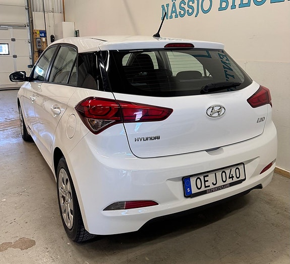 Hyundai i20 4 of 5
