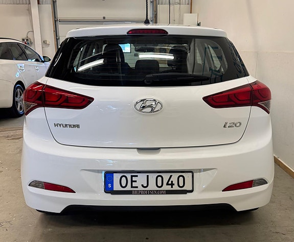 Hyundai i20 7 of 12