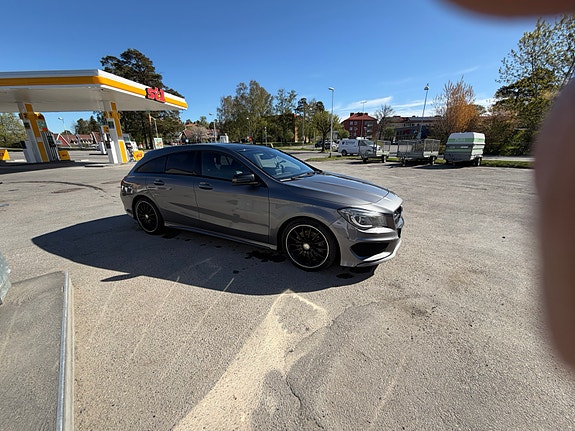 Mercedes-Benz CLA220 3 of 5