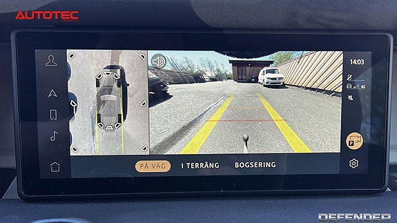 Land Rover Defender 110 15 of 26
