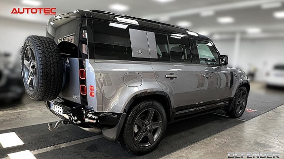 Land Rover Defender 110 6 of 26