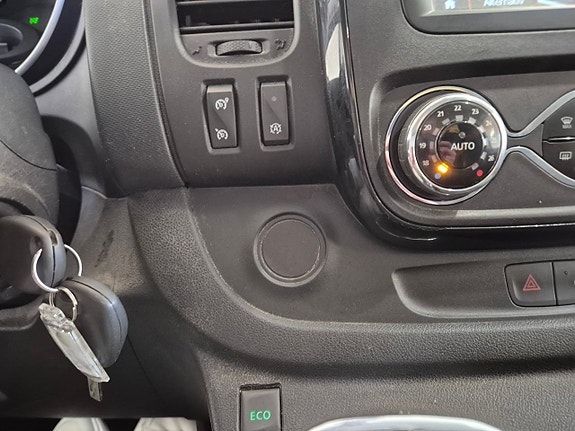 Opel Vivaro 11 of 11