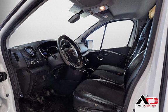 Opel Vivaro 8 of 11