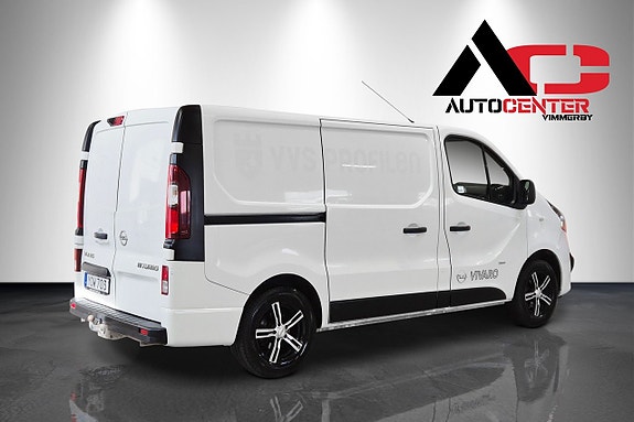 Opel Vivaro 2 of 5