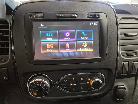 Opel Vivaro 9 of 11