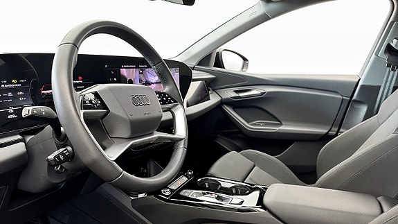 Audi Q6 e-tron 7 of 13
