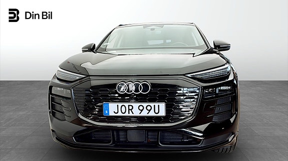 Audi Q6 e-tron 4 of 5