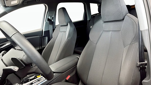 Audi Q6 e-tron 8 of 13