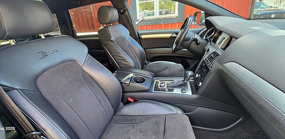 Audi Q7 4 of 5