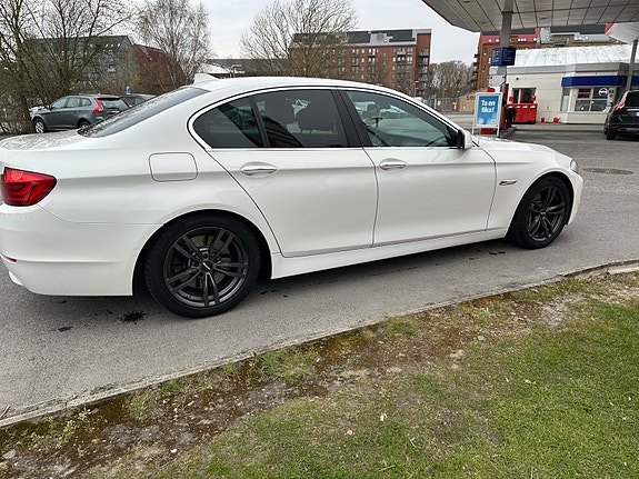 BMW 530d 2 of 16