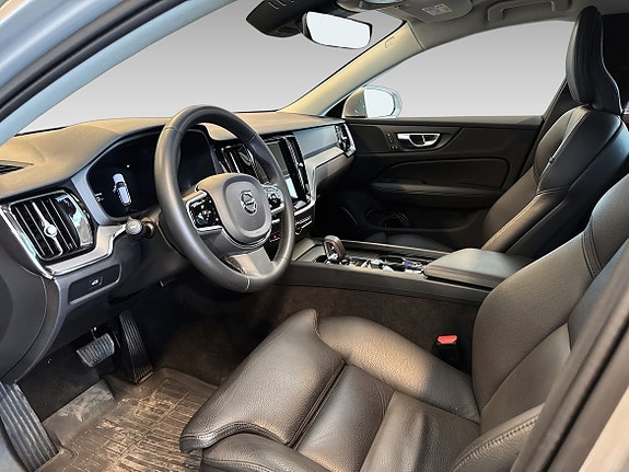 Volvo V60 Cross Country 6 of 8