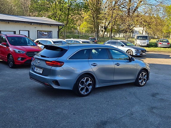 Kia Ceed 3 of 5