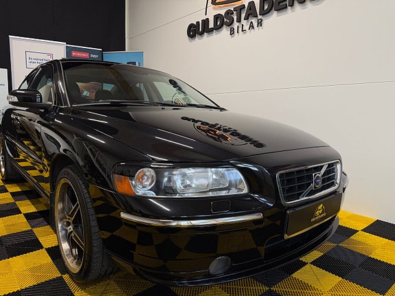Volvo S60 3 of 5