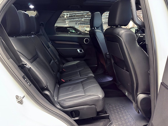Land Rover Discovery 21 of 28