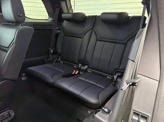 Land Rover Discovery 24 of 28