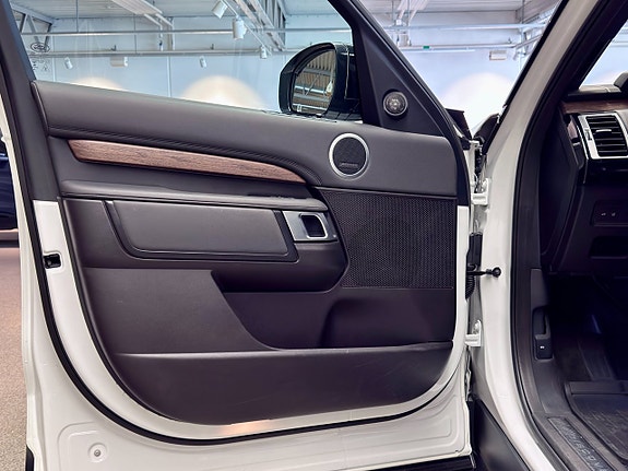 Land Rover Discovery 9 of 28