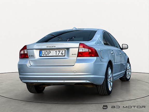 Volvo S80 9 of 17