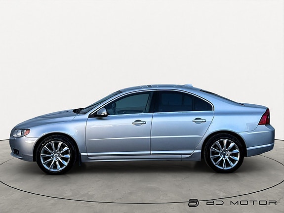 Volvo S80 2 of 5