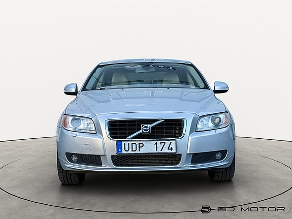 Volvo S80 4 of 5