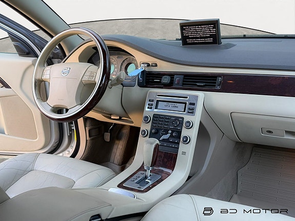 Volvo S80 16 of 17