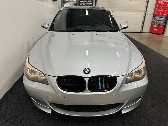 BMW 525 2 of 5