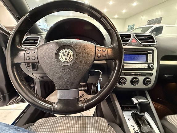 Volkswagen Eos 10 of 17
