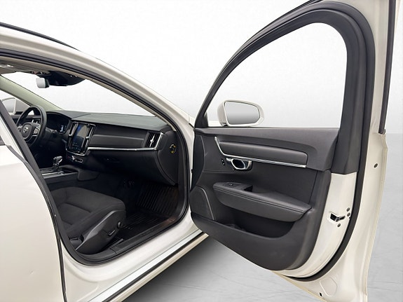 Volvo V90 30 of 30