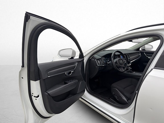 Volvo V90 10 of 30