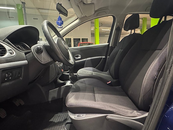 Renault Clio 8 of 11