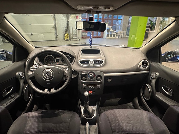 Renault Clio 11 of 11