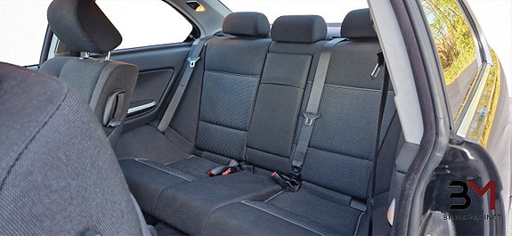 BMW 320 11 of 15
