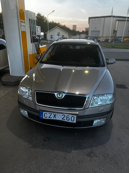 Skoda Octavia 3 of 5