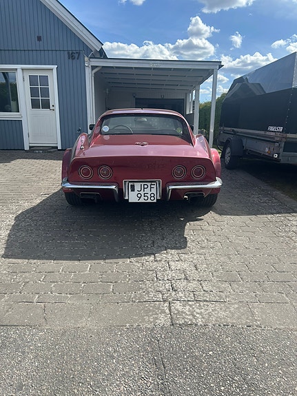 Chevrolet Corvette 5 of 6