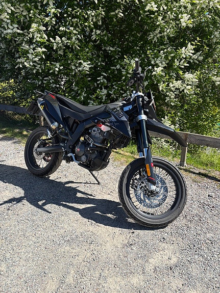 Aprilia SX 125 2 of 5
